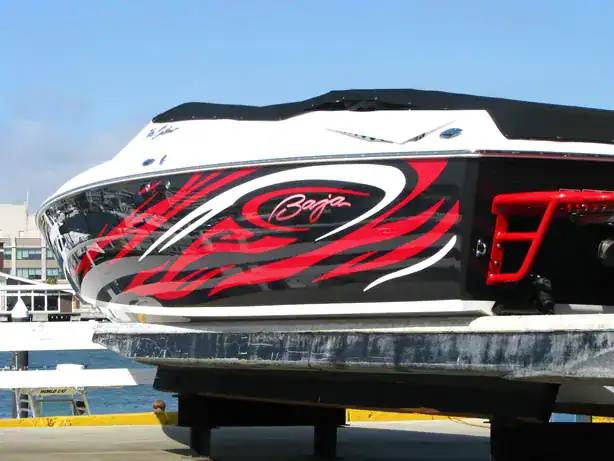 Outlaw Baja Speedboat gelcoat clarity