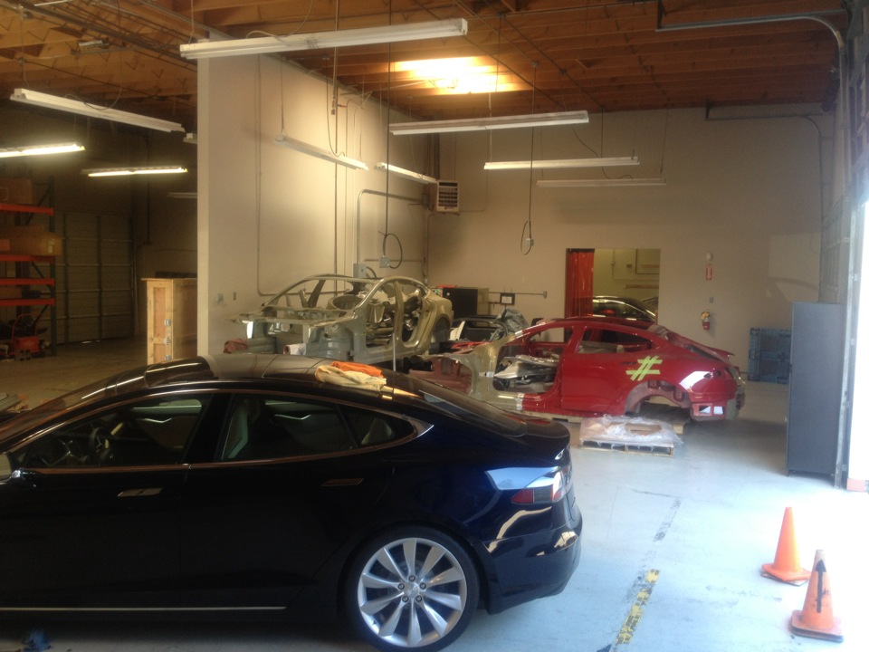 2013-Tesla-Motors-Palo-Alto-Service-Facility-Original-Roadster-Apollo-Auto-Spa