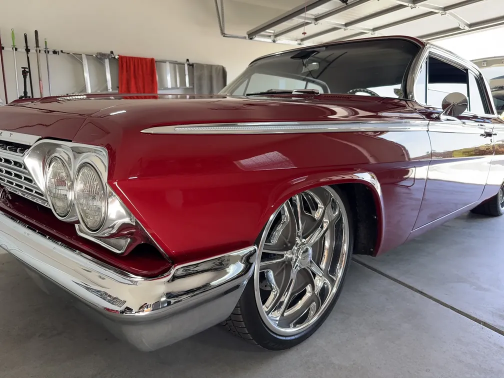 1962 Chevrolet Impala Red Rosso for annual maintenance - Start Rims